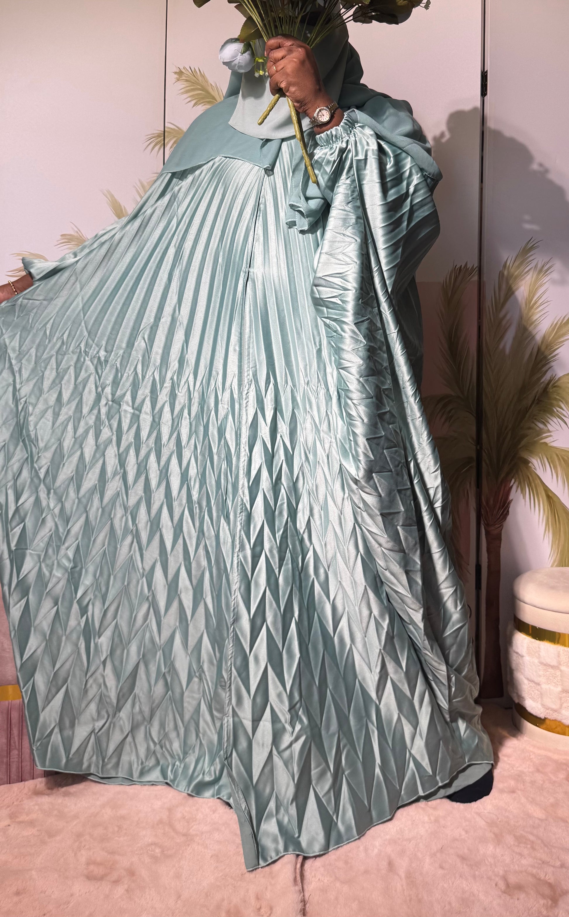 Aya Bisht Abaya