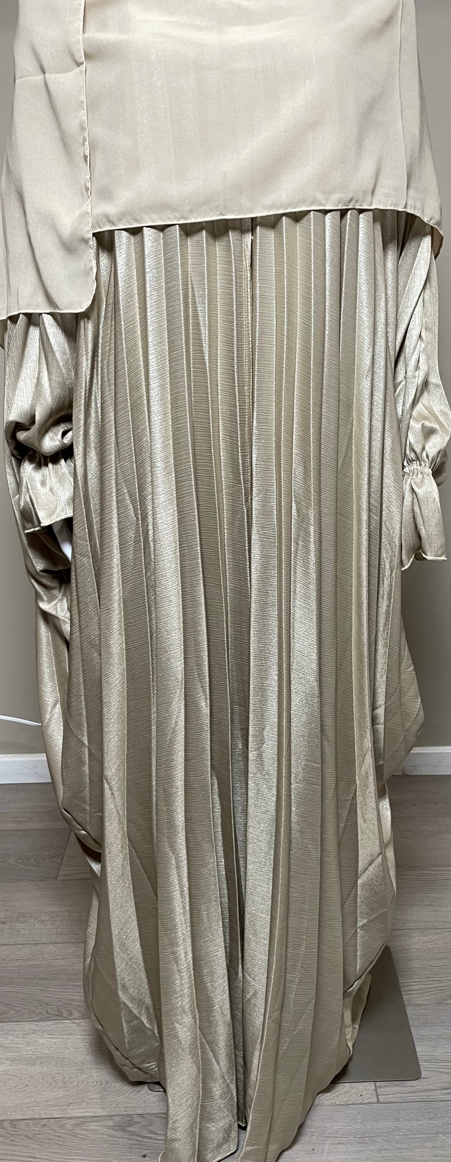Basma Pleated Bisht