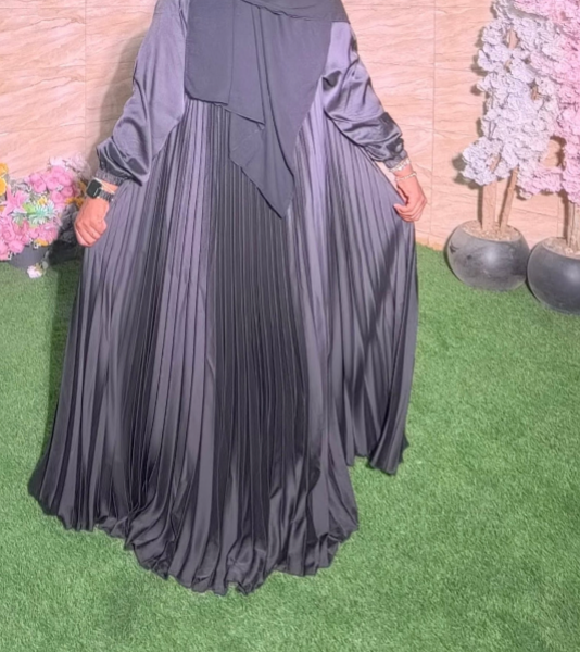 Pleated Abayaat
