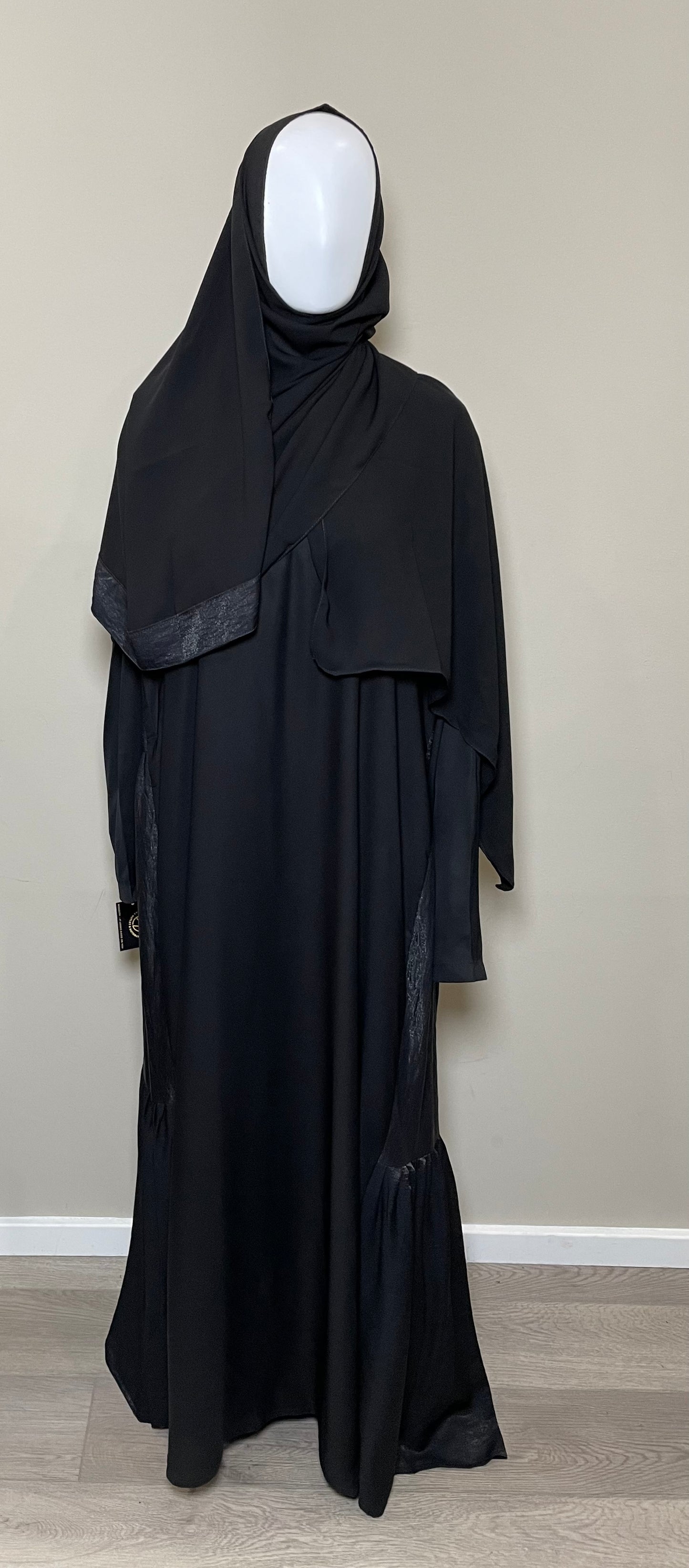 Anisah Abaya