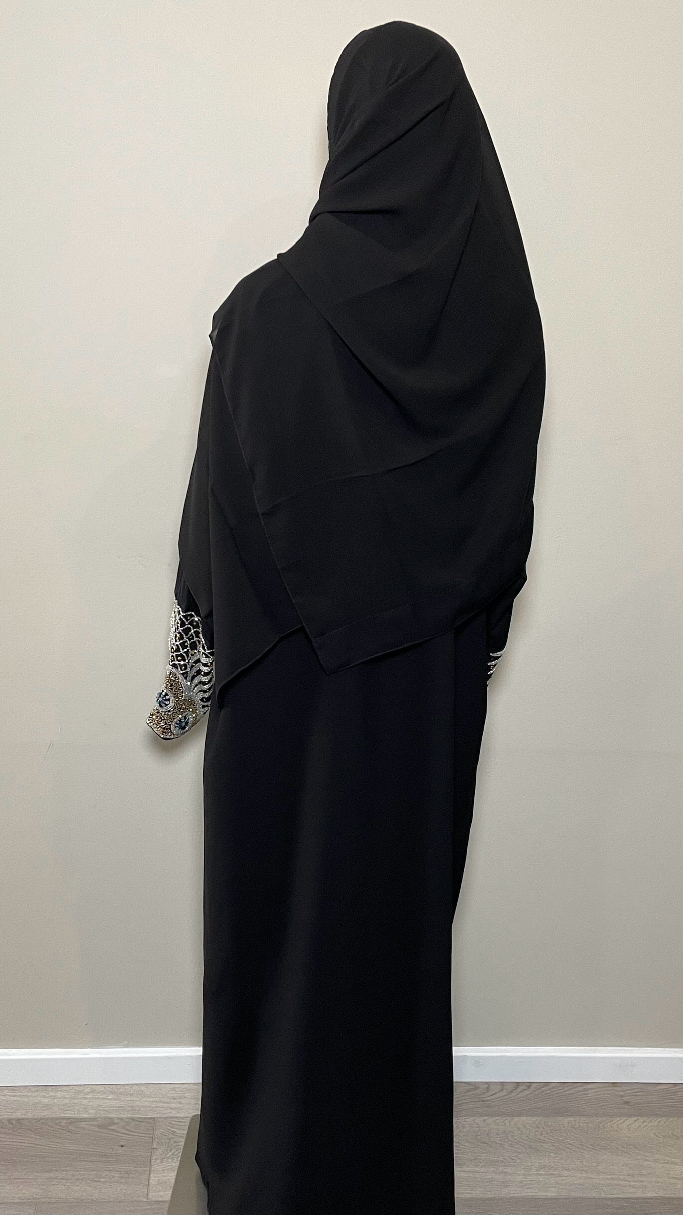 Taawoos Abaya