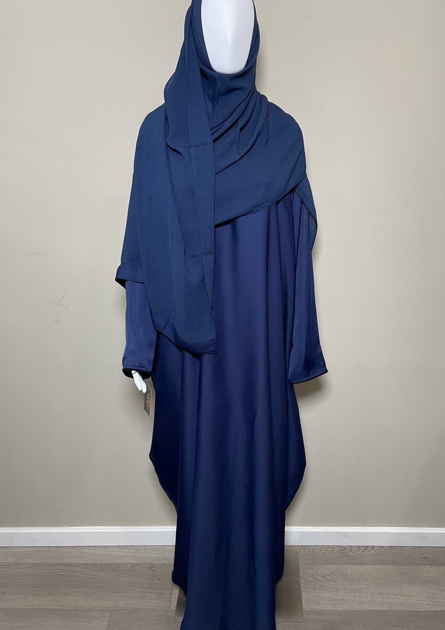 Zinnira Bisht Abaya