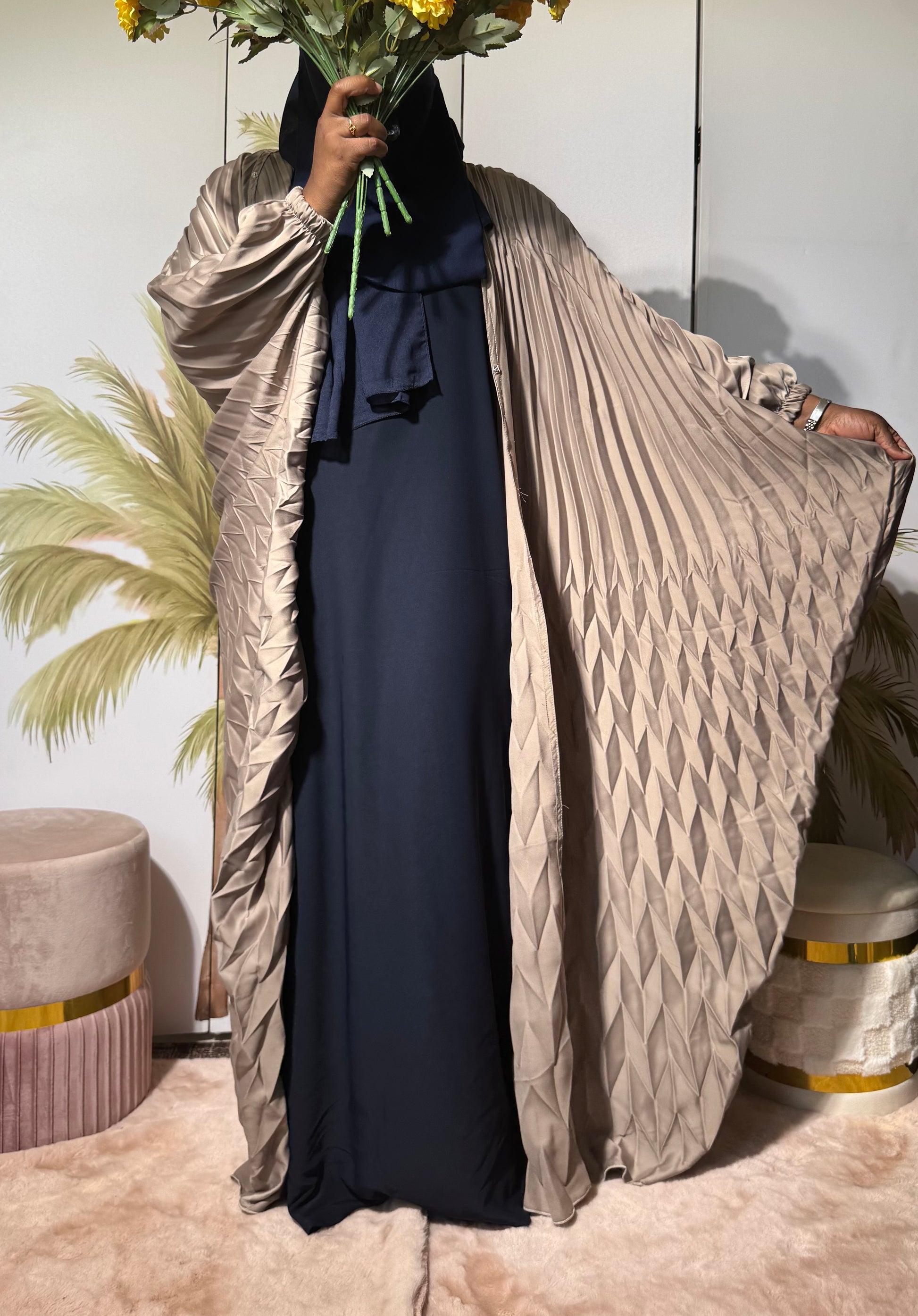 Aya Bisht Abaya