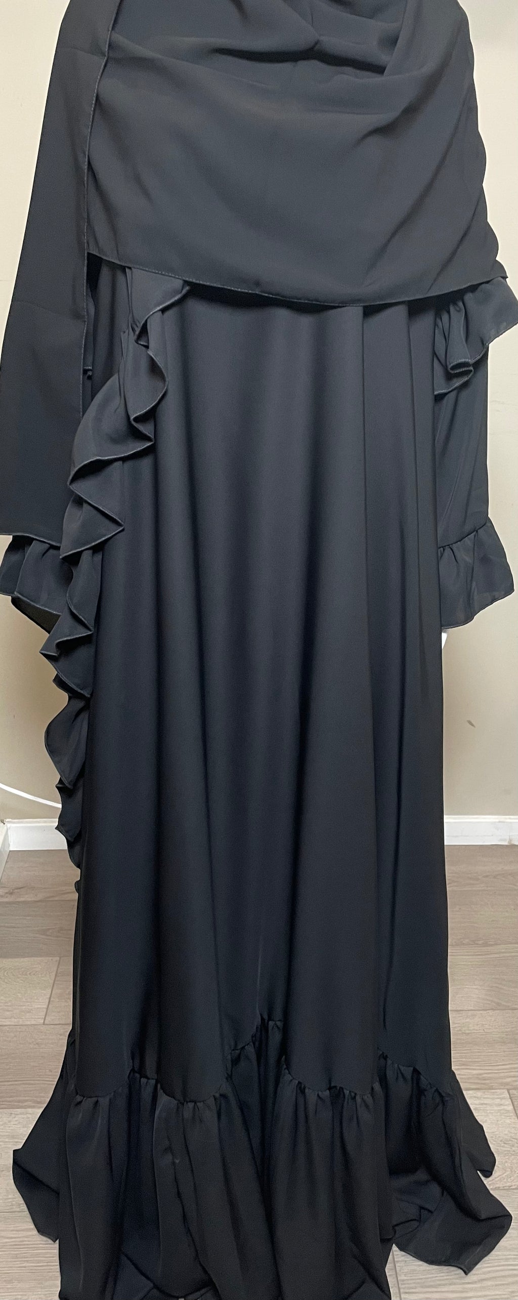 Amna Abaya