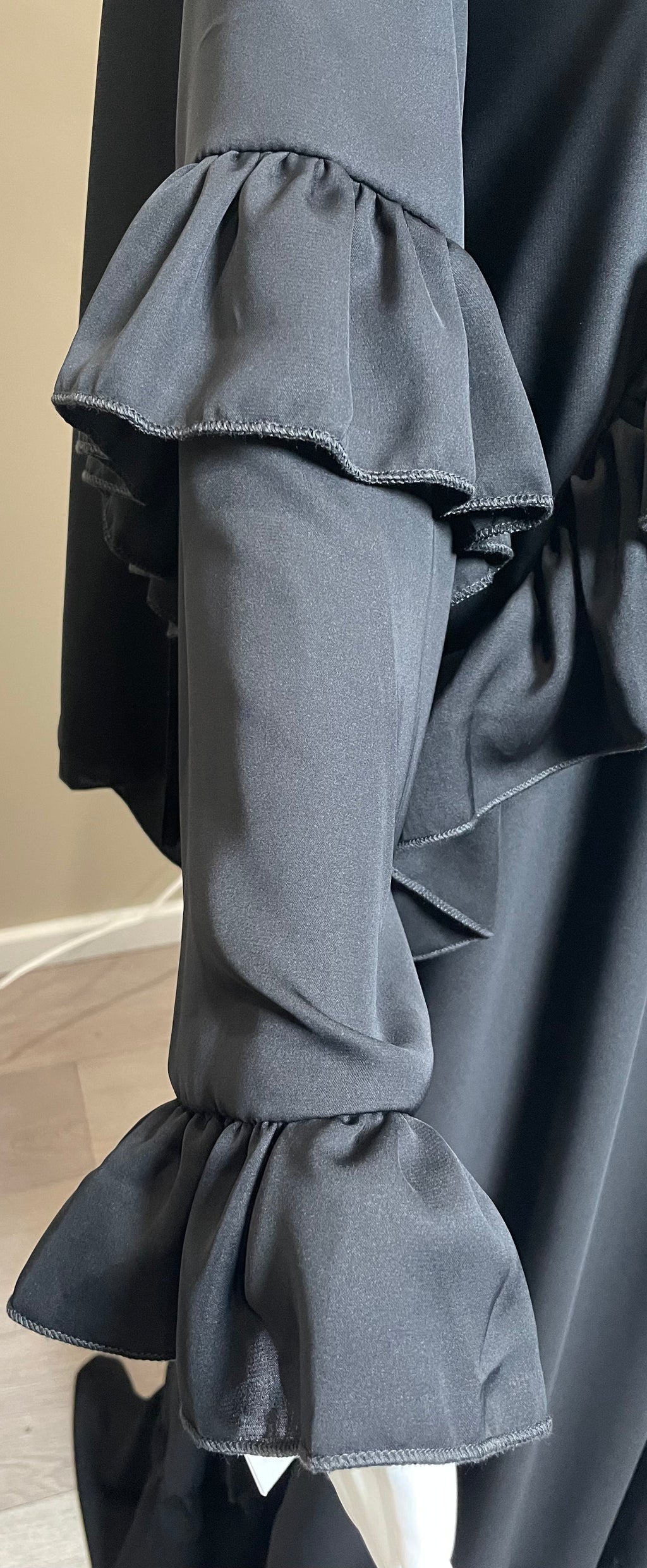 Amna Abaya