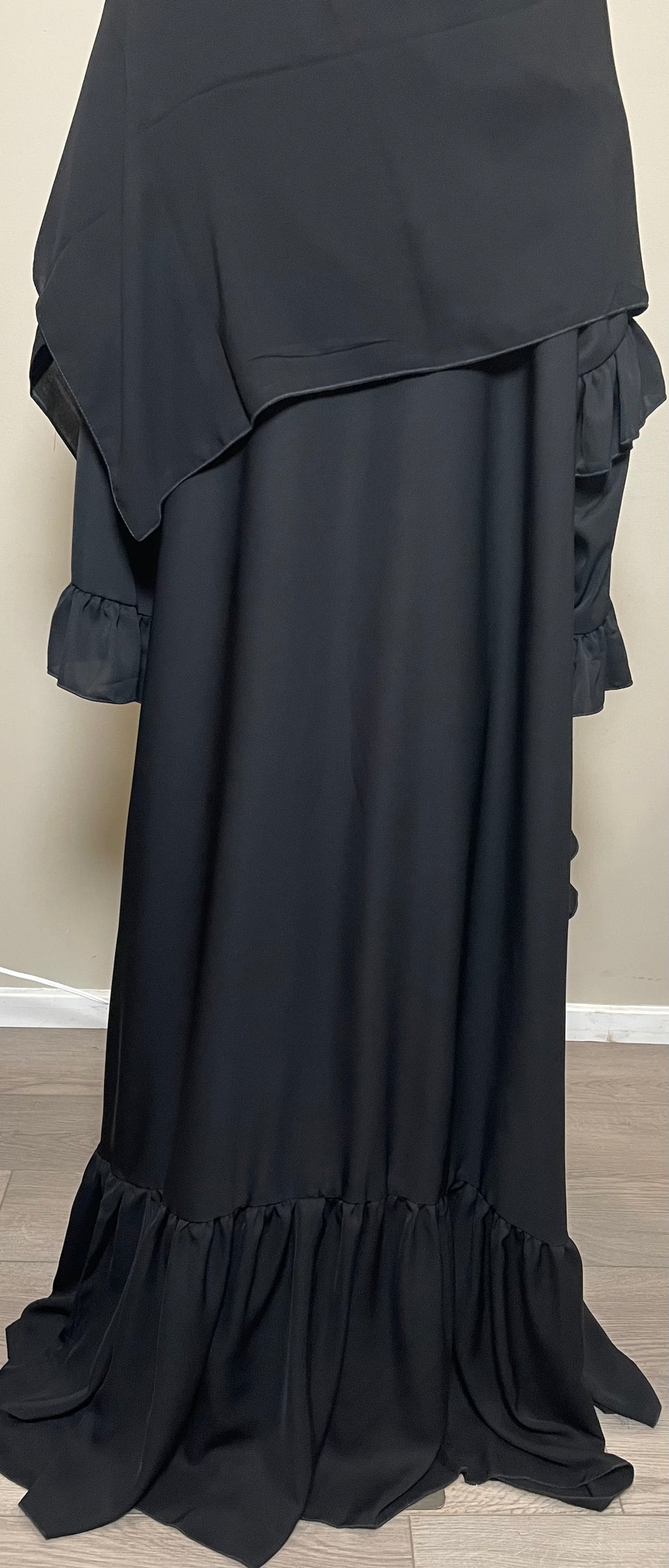Amna Abaya