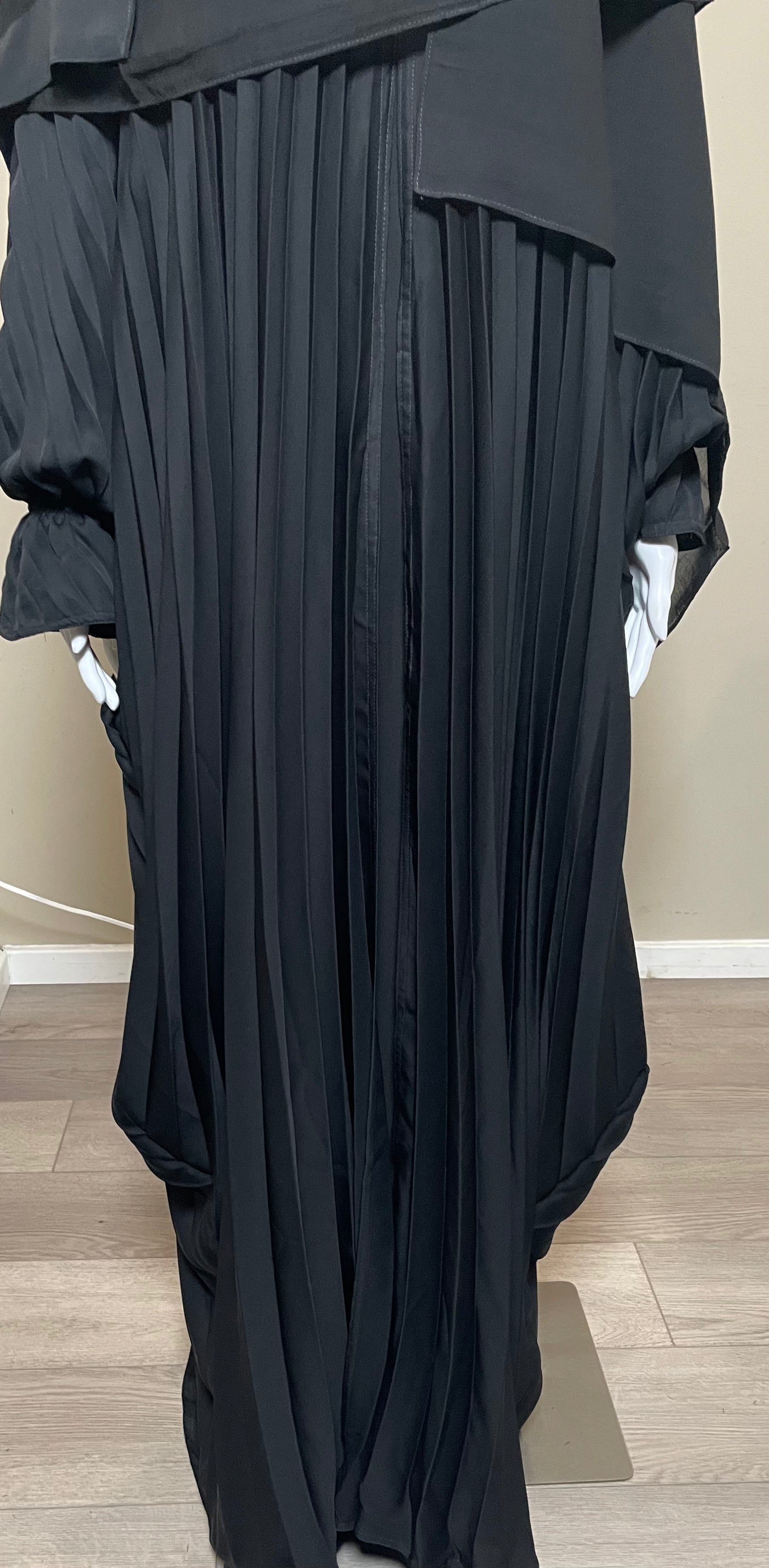 Basma Pleated Bisht