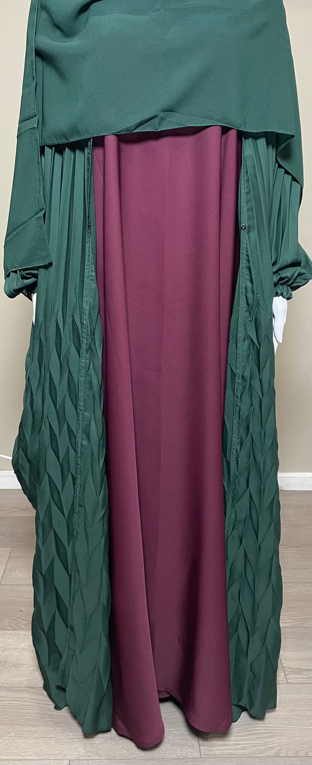 Aya Bisht Abaya