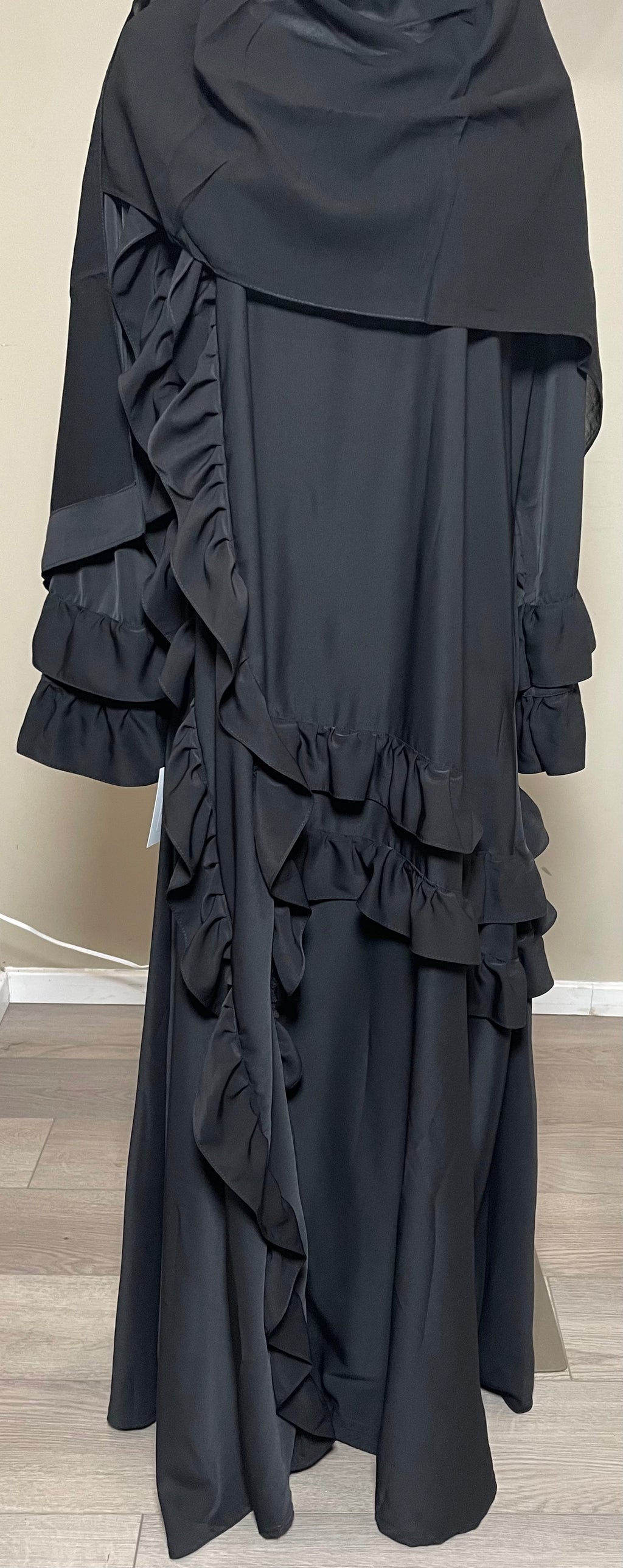 Taahirah Ruffle Abaya