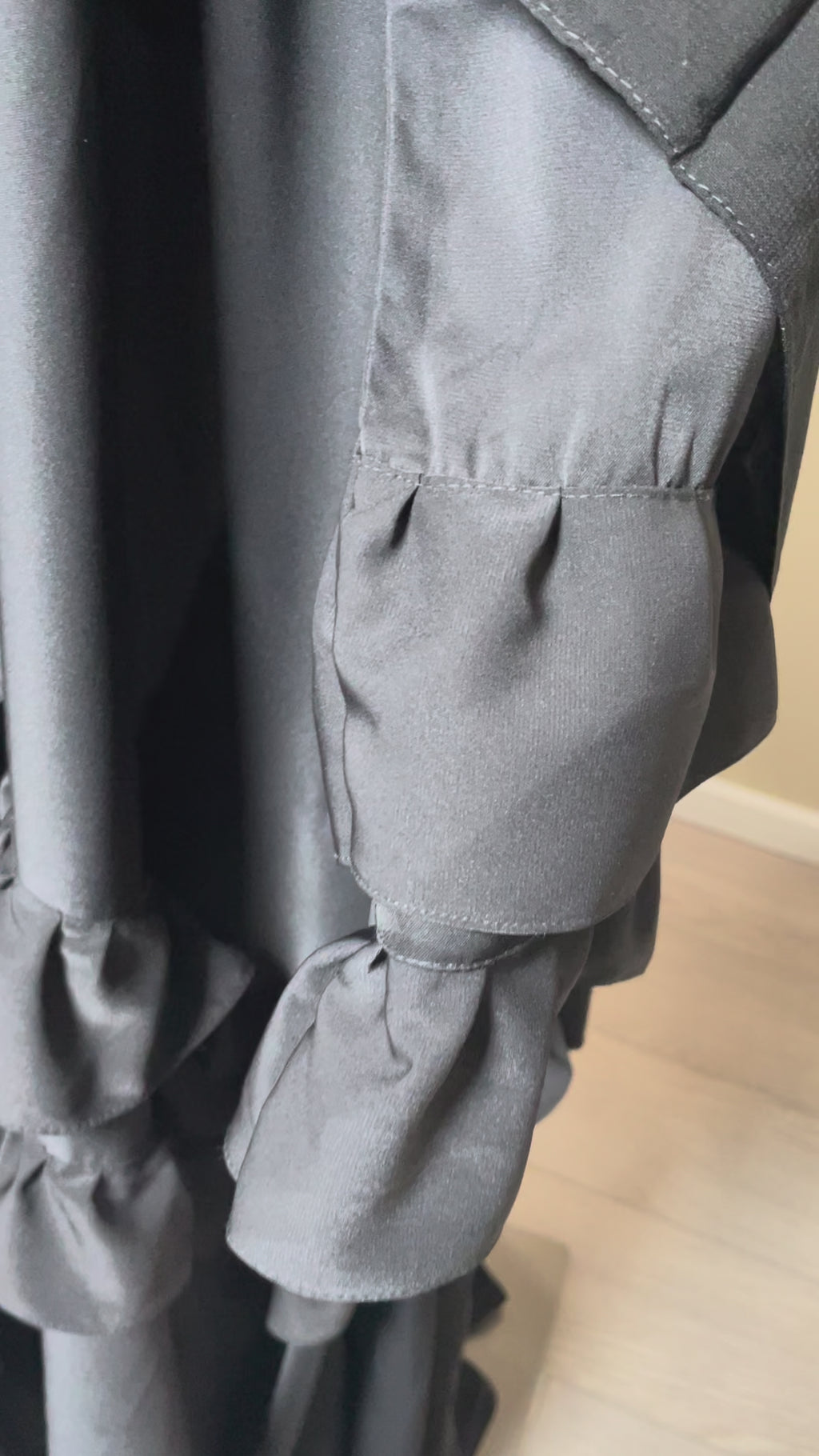 Taahirah Ruffle Abaya